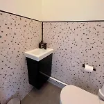 Mid Century - 3 Bedrooms - Parking - 6 People
