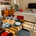 Mid Century - 3 Bedrooms - Parking - 6 People *