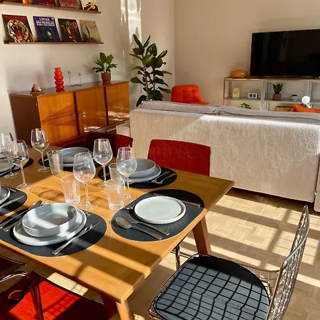 Mid Century - 3 Bedrooms - Parking - 6 People *