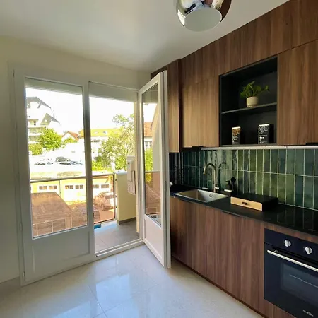 Mid Century - 3 Bedrooms - Parking - 6 People *