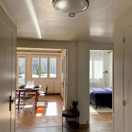 Mid Century - 3 Bedrooms - Parking - 6 People * ディジョン