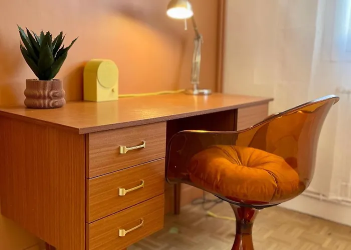 アパート Mid Century - 3 Bedrooms - Parking - 6 People *