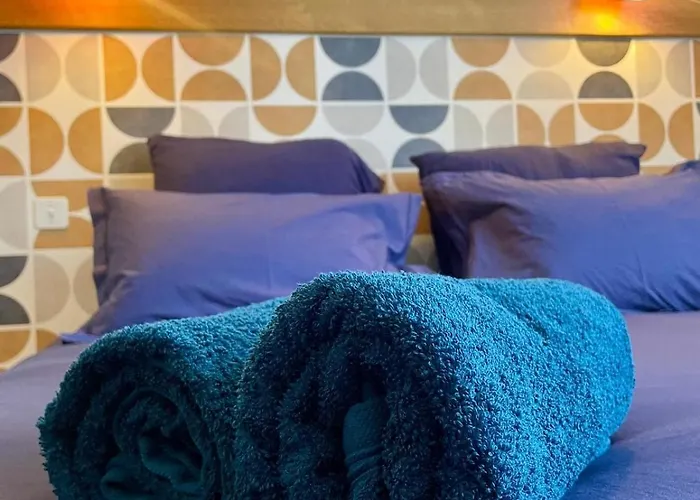 Mid Century - 3 Bedrooms - Parking - 6 People