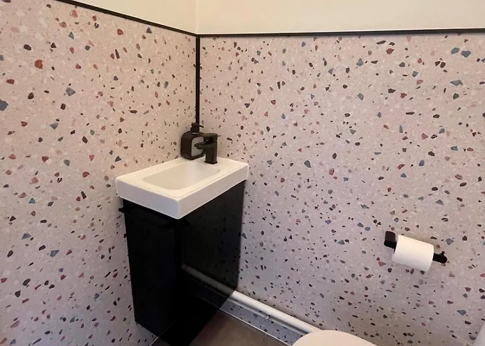 Mid Century - 3 Bedrooms - Parking - 6 People