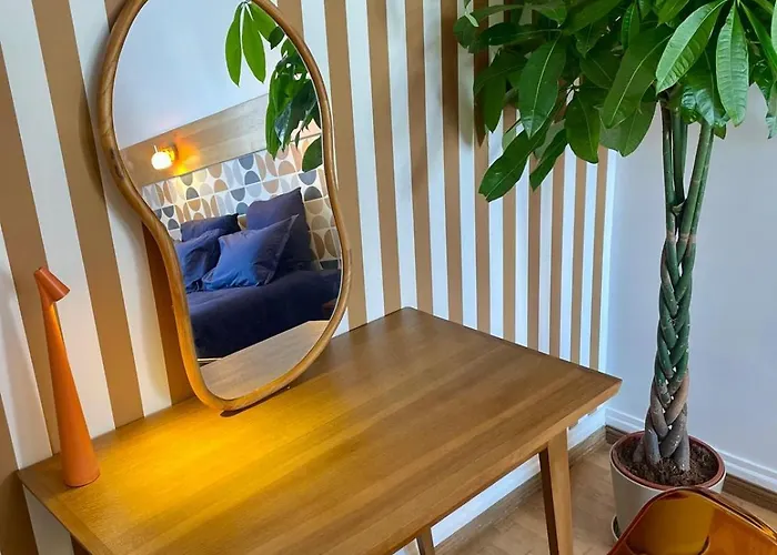 アパート Mid Century - 3 Bedrooms - Parking - 6 People *