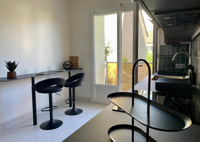 Mid Century - 3 Bedrooms - Parking - 6 People Διαμέρισμα Ντιζόν