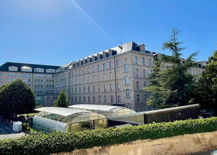 Mid Century - 3 Bedrooms - Parking - 6 People *